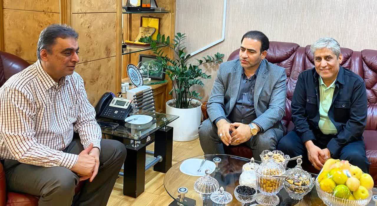 تاکید بر توسعه سرمایه‌گذاری در طبس؛ حمایت از صنعت کُک‌سازی در دیدار فرماندار با مدیرعامل هلدینگ «ومعادن» و شرکت کُک طبس